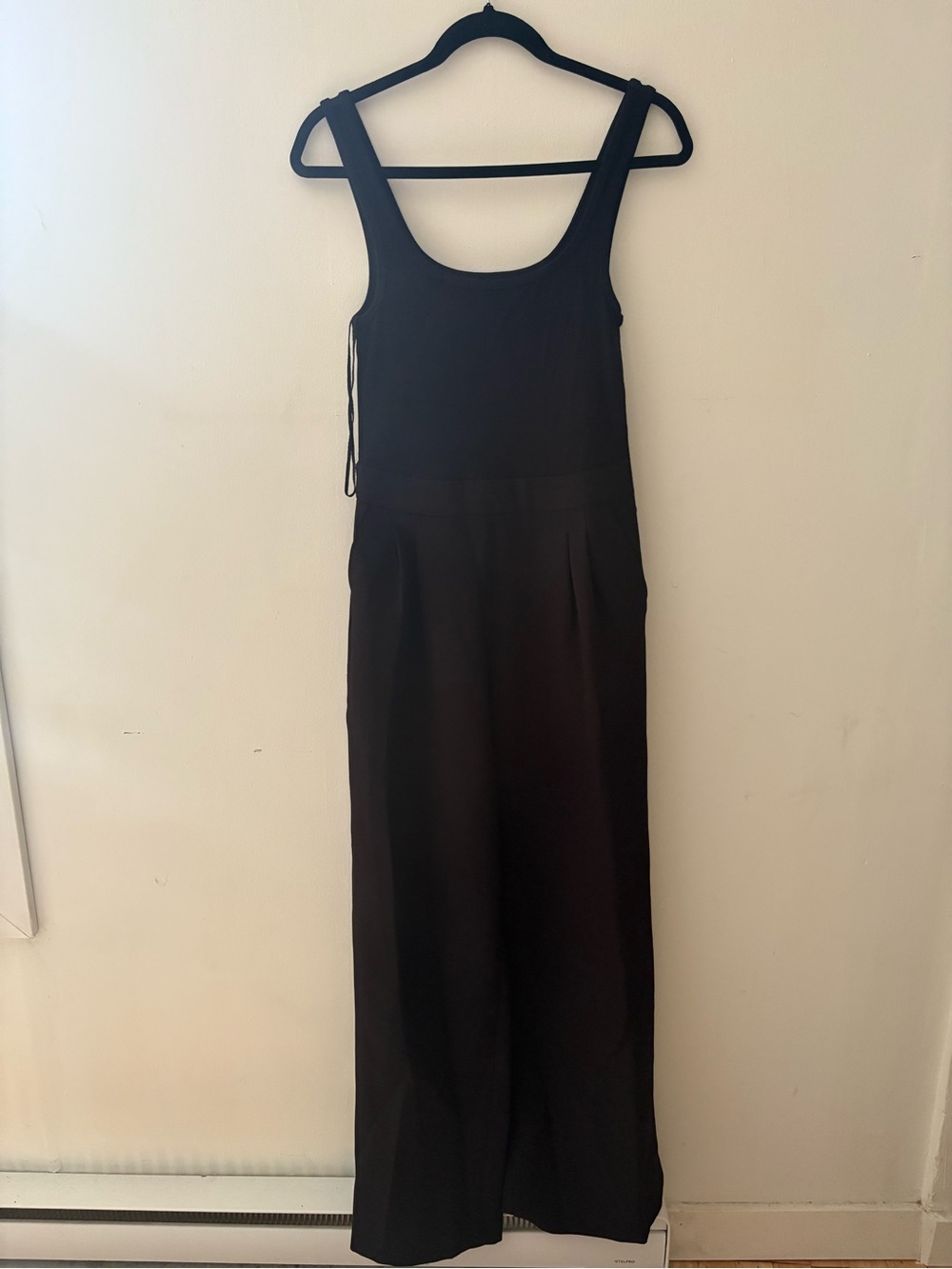 GAP Black Sleeveless jumpsuit